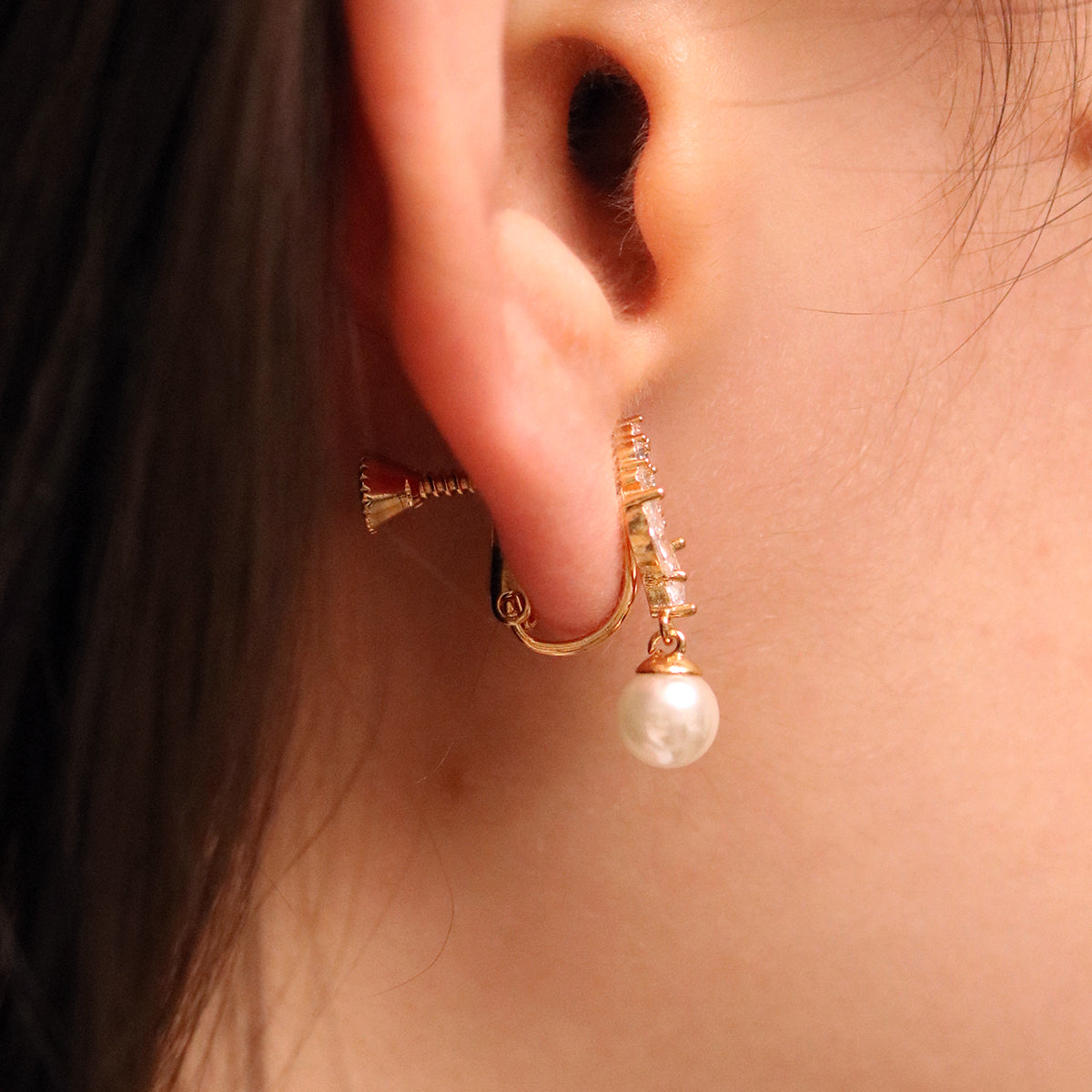 Laurel pearl drop clip on earrings-4