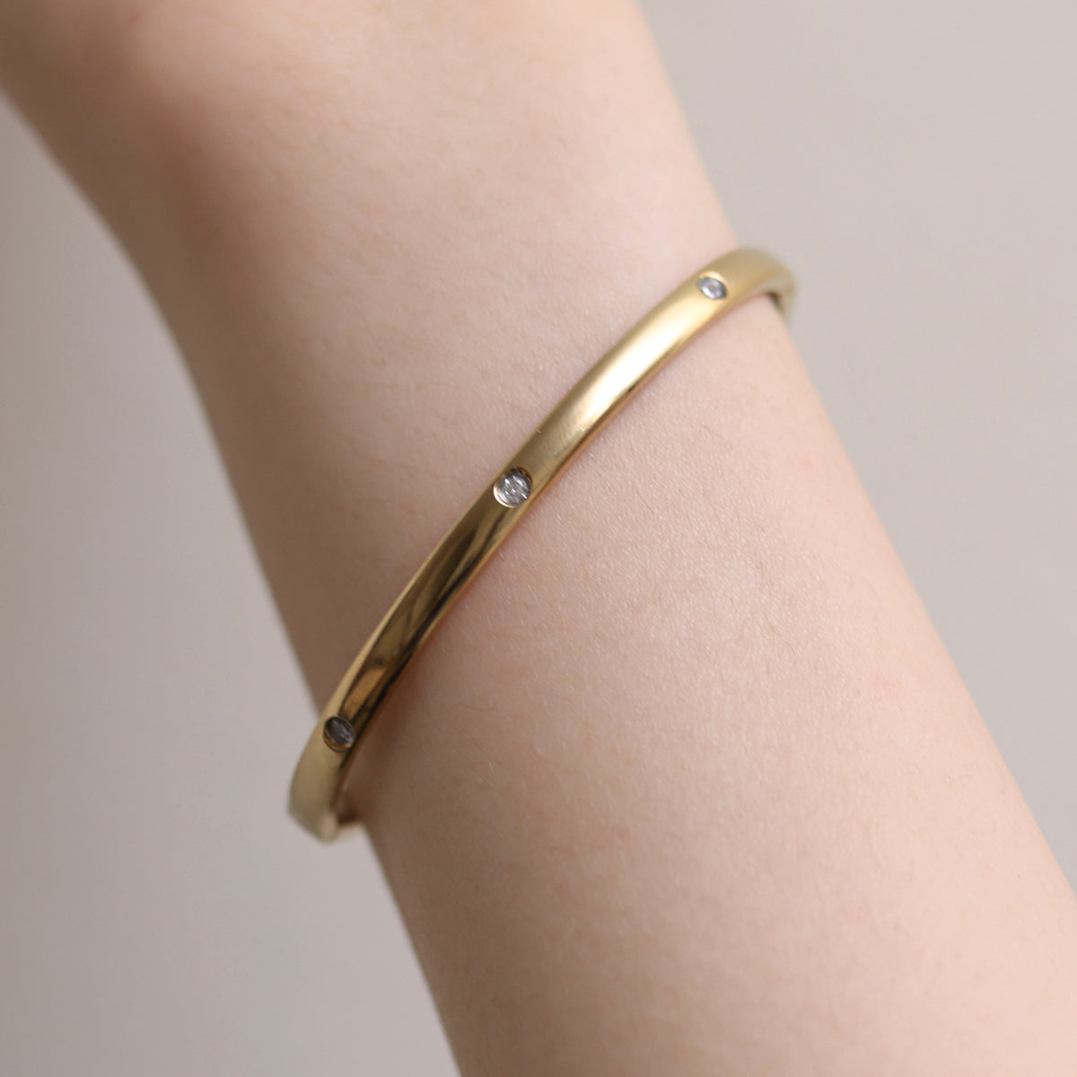 simple cubic thin bangle-2