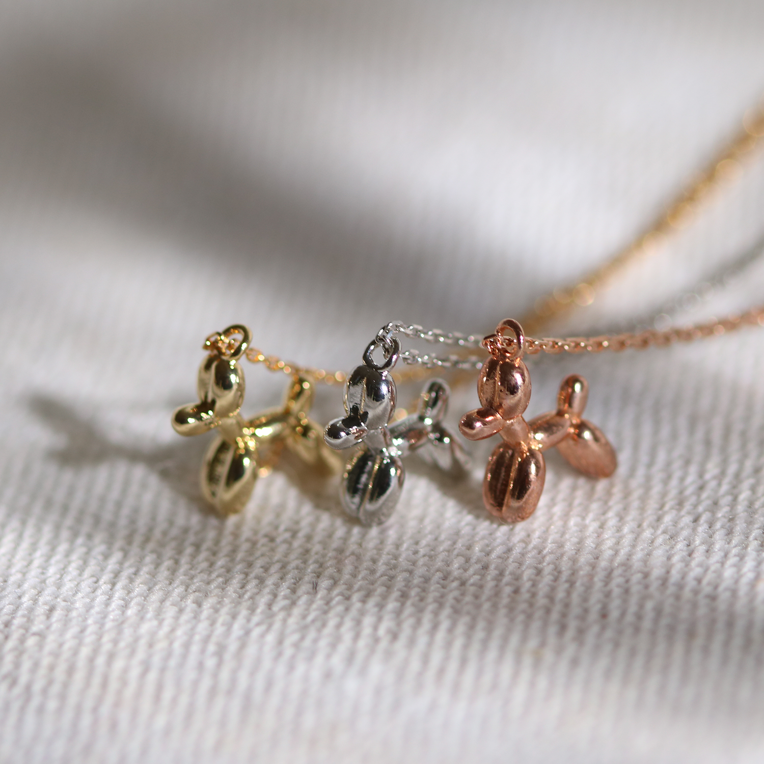 Balloon dog necklace-2