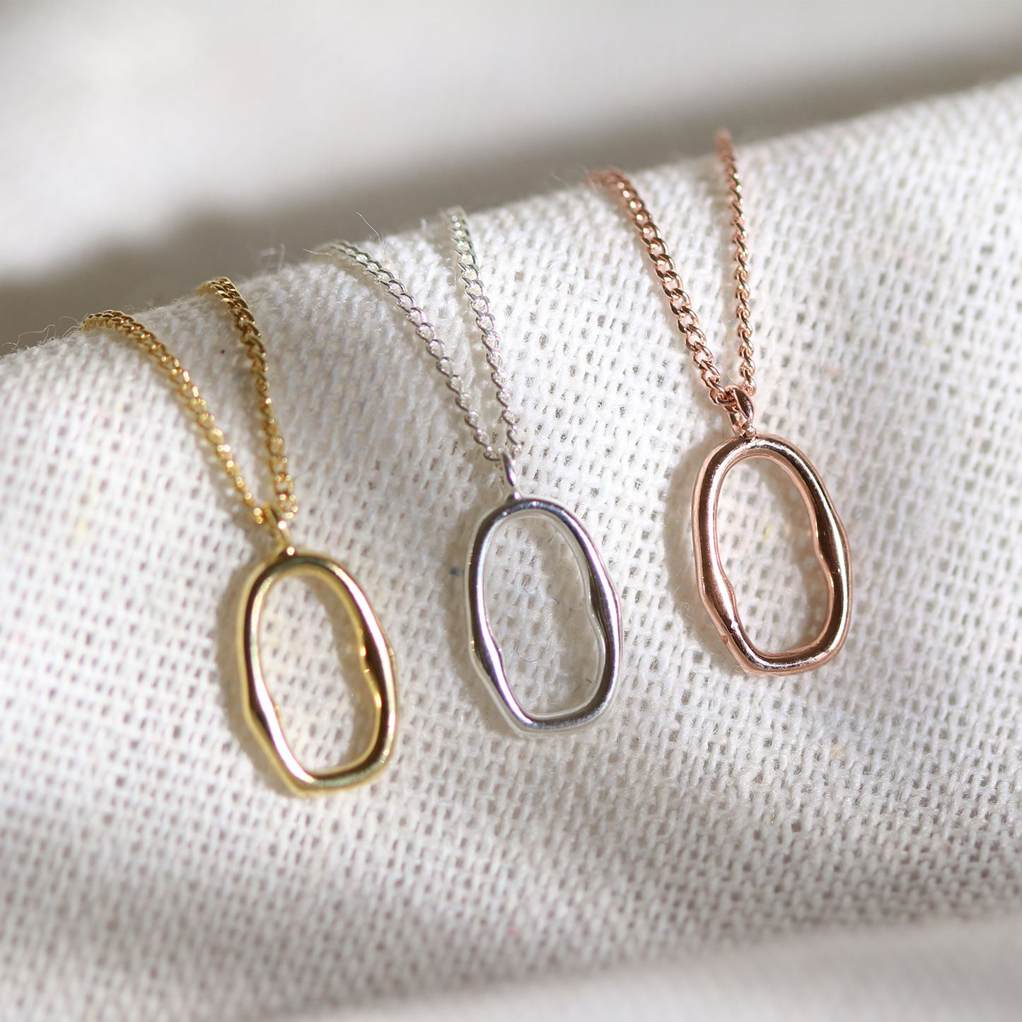 Line oval pendant necklace-1