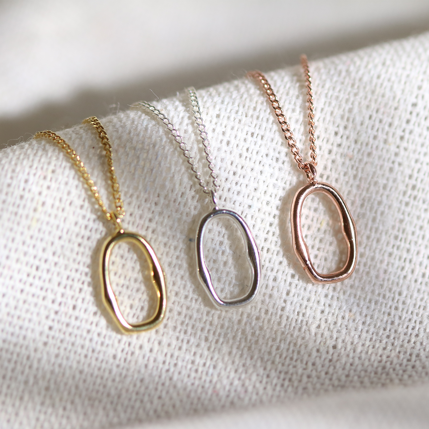 Line oval pendant necklace-1