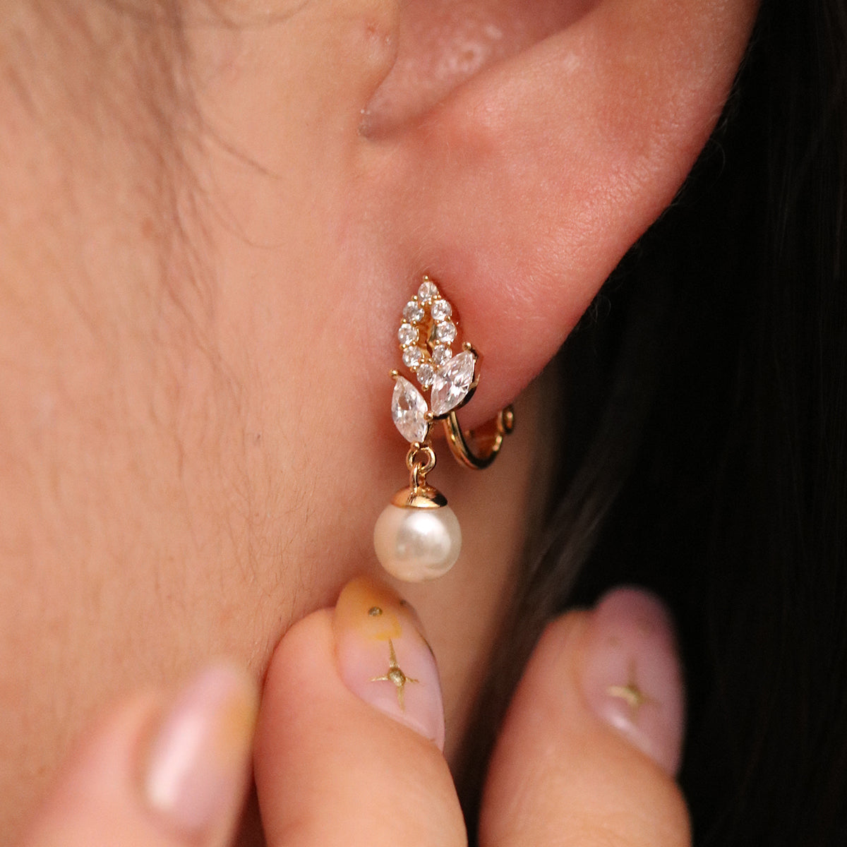 Laurel pearl drop clip on earrings-2